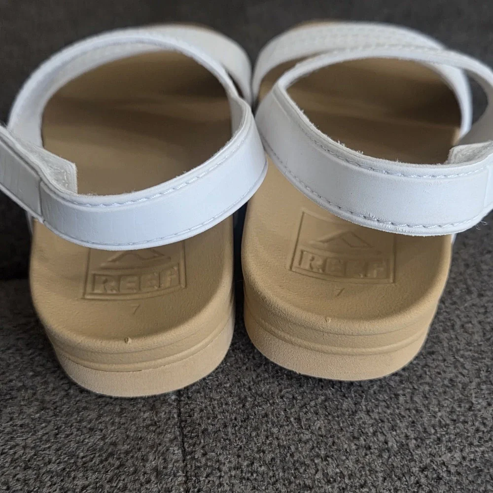 REEF - Girl's Water Vista White Sandals Size 7 - Excellent Toddler Girl